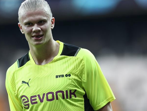 女排世联赛香港站：中国女排3-1日本队，八人表现满分，两人及格