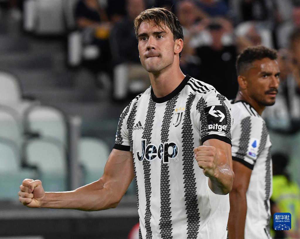 意媒：因西涅优先考虑加盟拉齐奥，他正等待俱乐部的明确信号