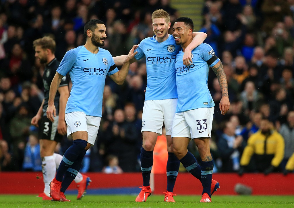 世俱杯末轮形势：2组或陷连环套 谨防对攻做局（世俱杯末轮看点：两组或现连环博弈，警惕对攻陷阱）