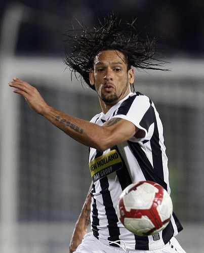 电讯报：纽卡有意引进小将斯密特，该球员非常乐意在一月加盟