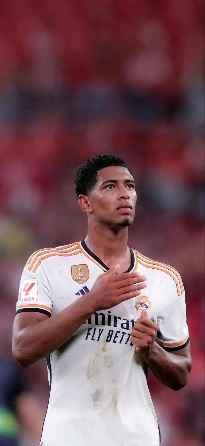 扎瓦拉球员：C罗是世界第二好的球员，本场比赛我们充满斗志（扎瓦拉球员：C罗位列世界第二，此战我们士气高涨）