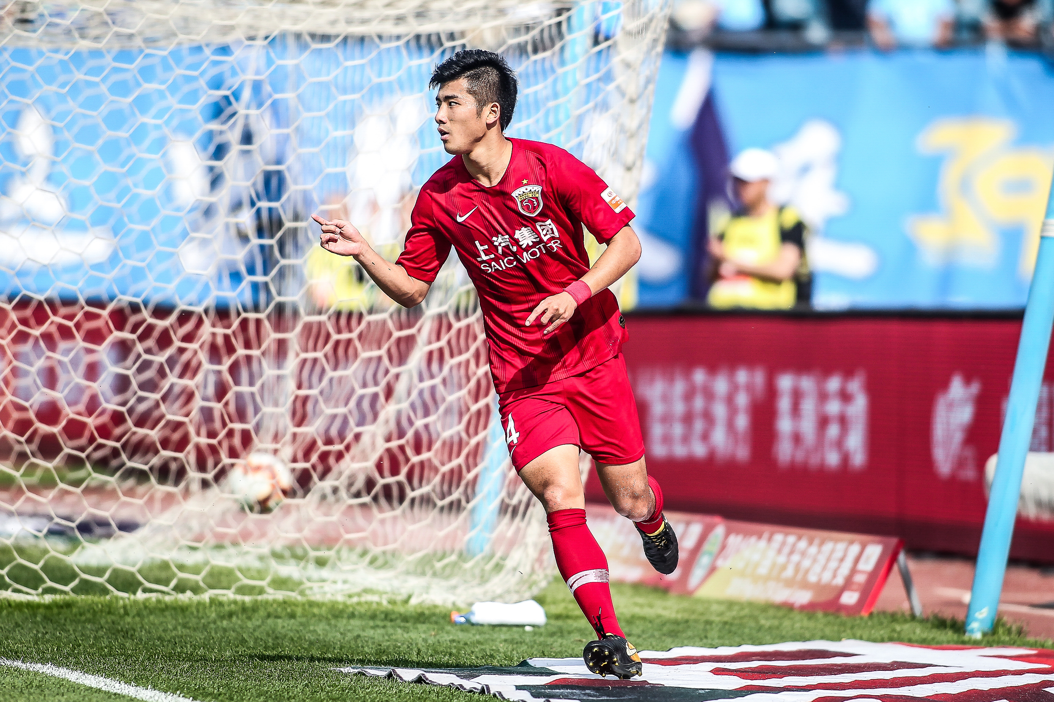 阿尔特塔的双线攻势：阿森纳在英超与欧冠的完美演绎