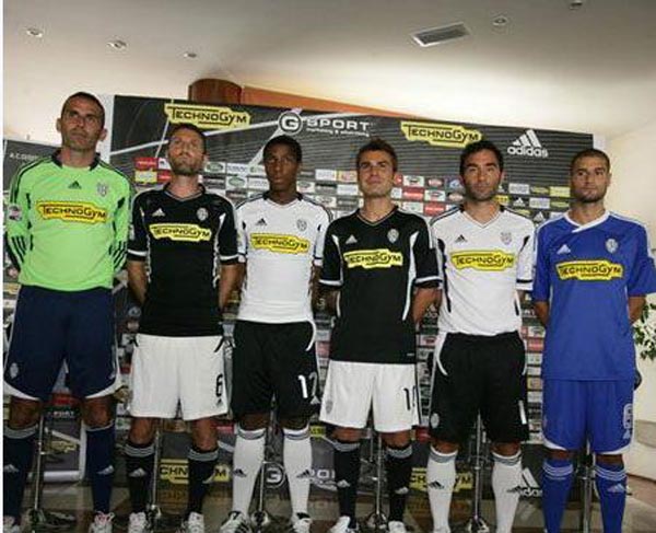 传奇！老将阿斯帕斯西甲400场里程碑之夜送助攻斩皇马（里程碑之夜！阿斯帕斯西甲第400场送助攻，助队击败皇马）