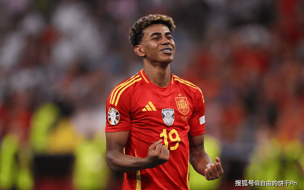 租借之路突遭曼联“拦截”!20岁梅努为世界杯的豪赌，遇上最糟时机（曼联半路截停租借，20岁梅努为世界杯豪赌正逢最坏时机）